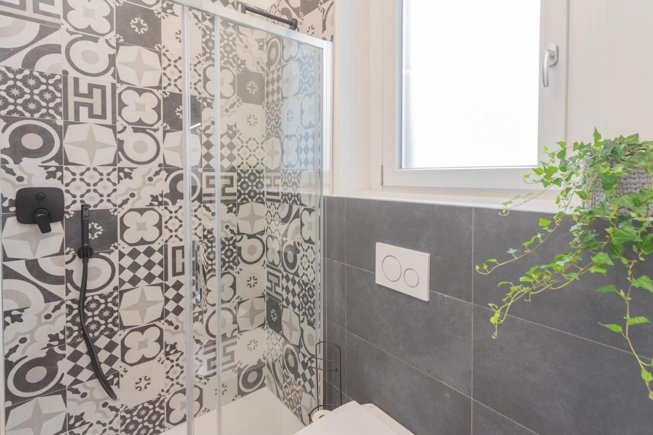 A Step From The Lake Apartment By Rent All Como Ngoại thất bức ảnh