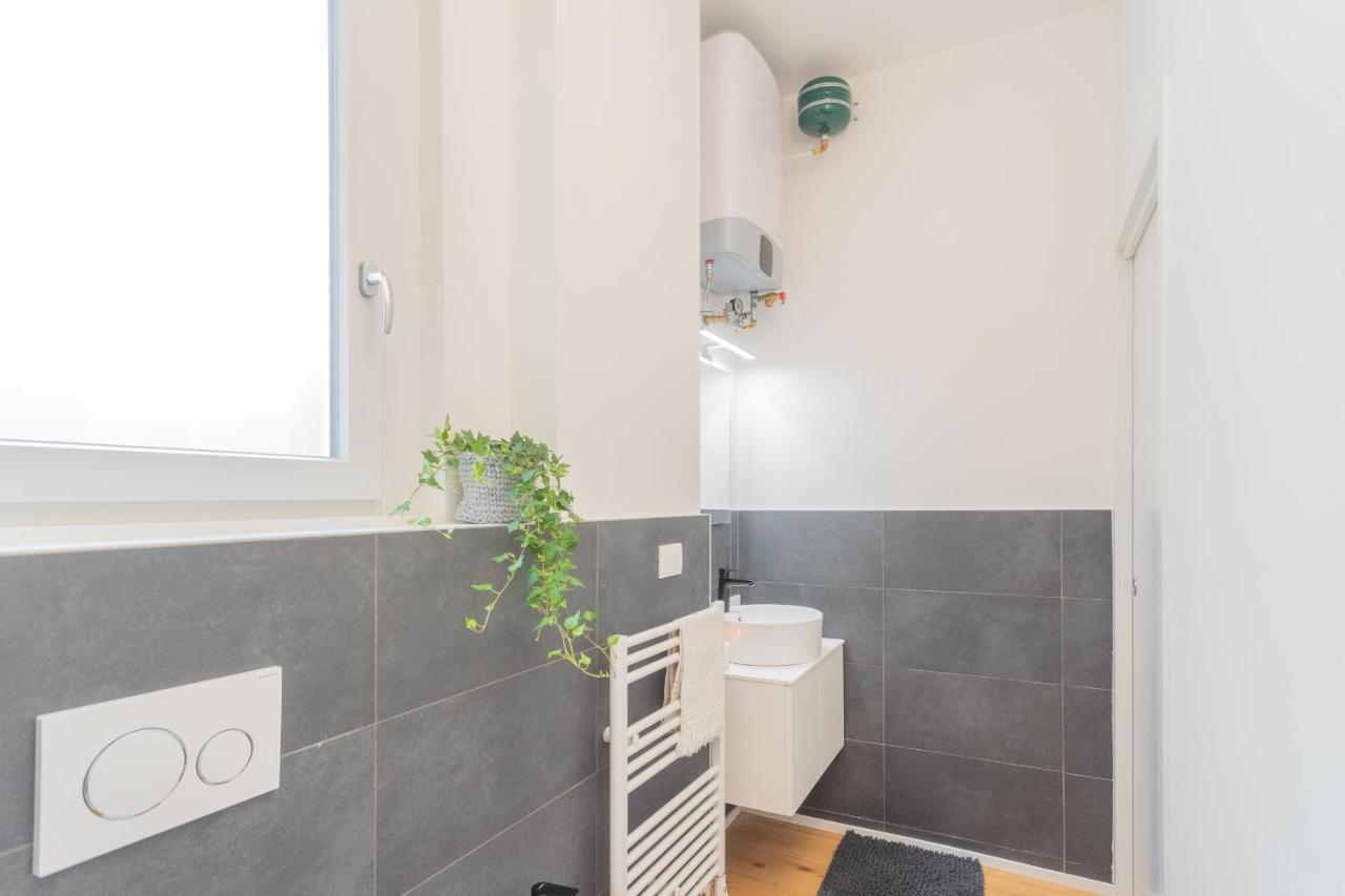 A Step From The Lake Apartment By Rent All Como Ngoại thất bức ảnh