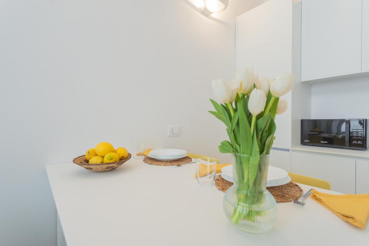 A Step From The Lake Apartment By Rent All Como Ngoại thất bức ảnh